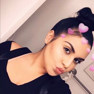 Meet your Posher, Casey